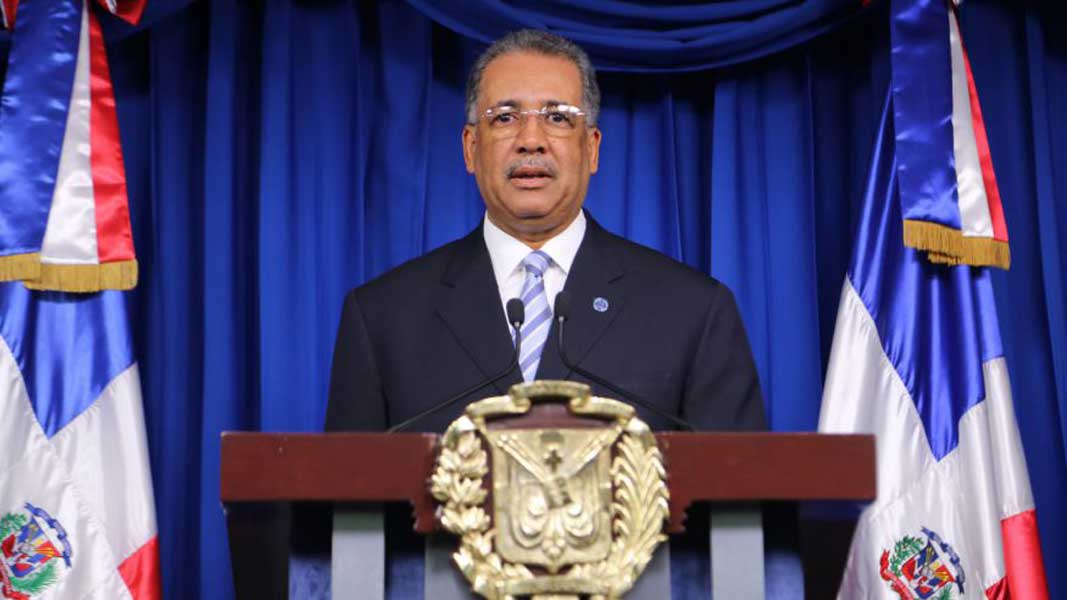 Ministro Hacienda dice Luis Abinader miente