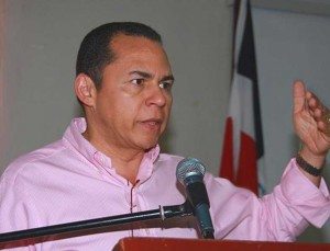 Remberto Cruz renuncia del PRM