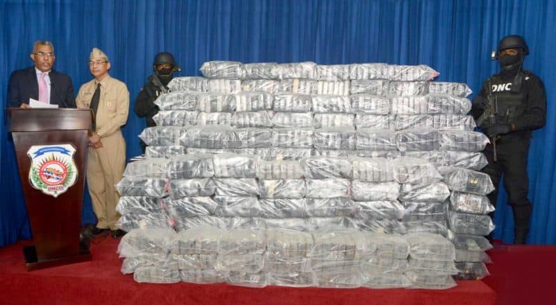 Decomisan 984 paquetes de drogas costa Barahona