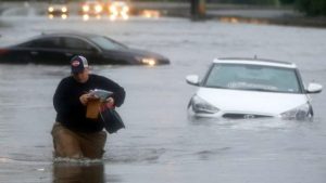 Inundaciones matan cinco personas en Texas