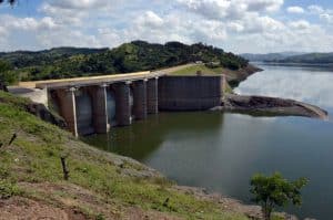 Suspenden desagüe de la presa Tavera luego que se redujo la entrada de agua