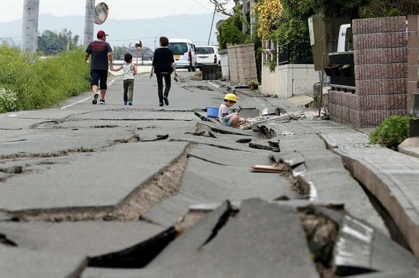Japón: Al menos 40 muertos y miles heridos tras terremoto
