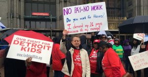 Detroit cierra escuelas por huelga maestros
