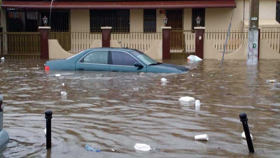 600 desplazados por inundaciones Santiago