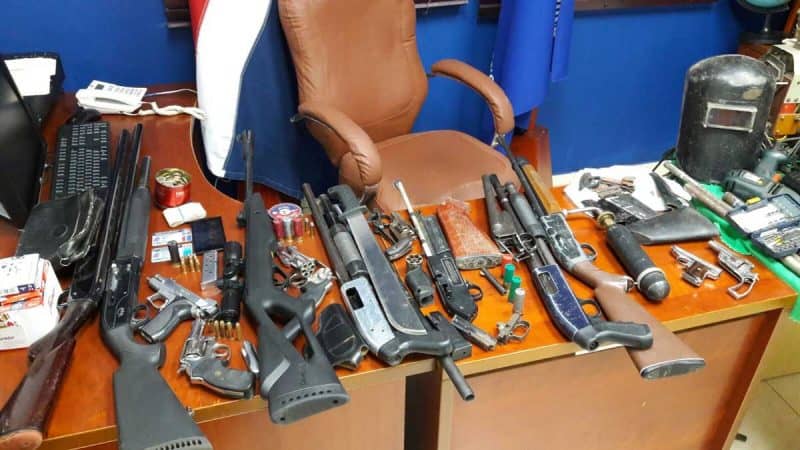 Incautan armas de fuego ilegales en Valverde