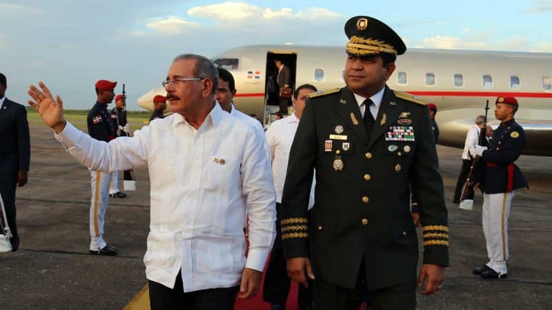 Danilo Medina llega al país tras participar reunión SICA
