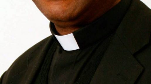 Arzobispado suspende cura acusado de abusar de una menor