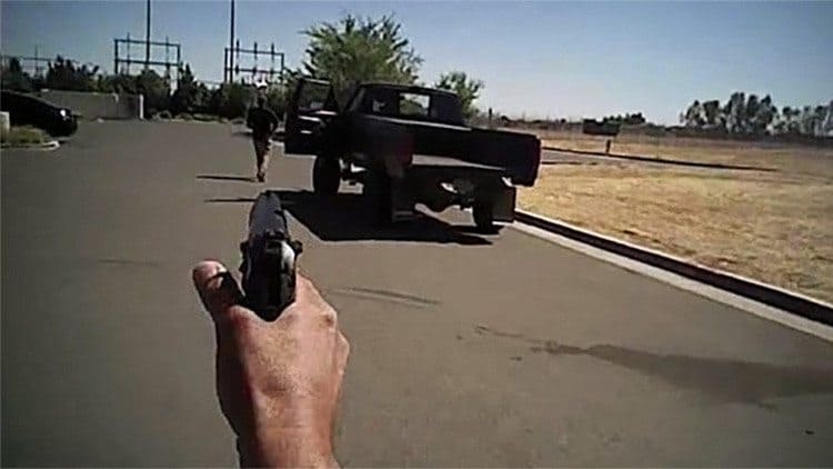 Policías matan joven desarmado en Fresno