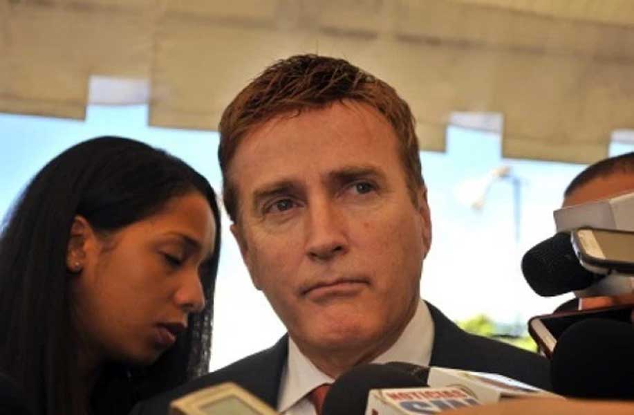 Embajador Brewter dice EEUU apoya investigaciones Súper Tucanos
