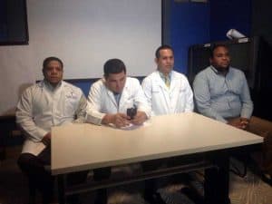 Médicos paralizan hospitales Valverde