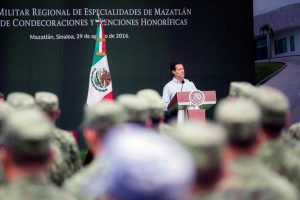 Peña Nieto expresa solidaridad familia Juan Gabriel