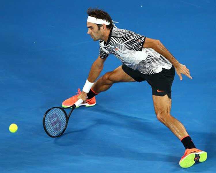 Federer con pasos firmes para seguir liderato del tenis