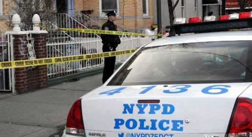 Policía Nueva York persigue pistolero y ladrón supermercado