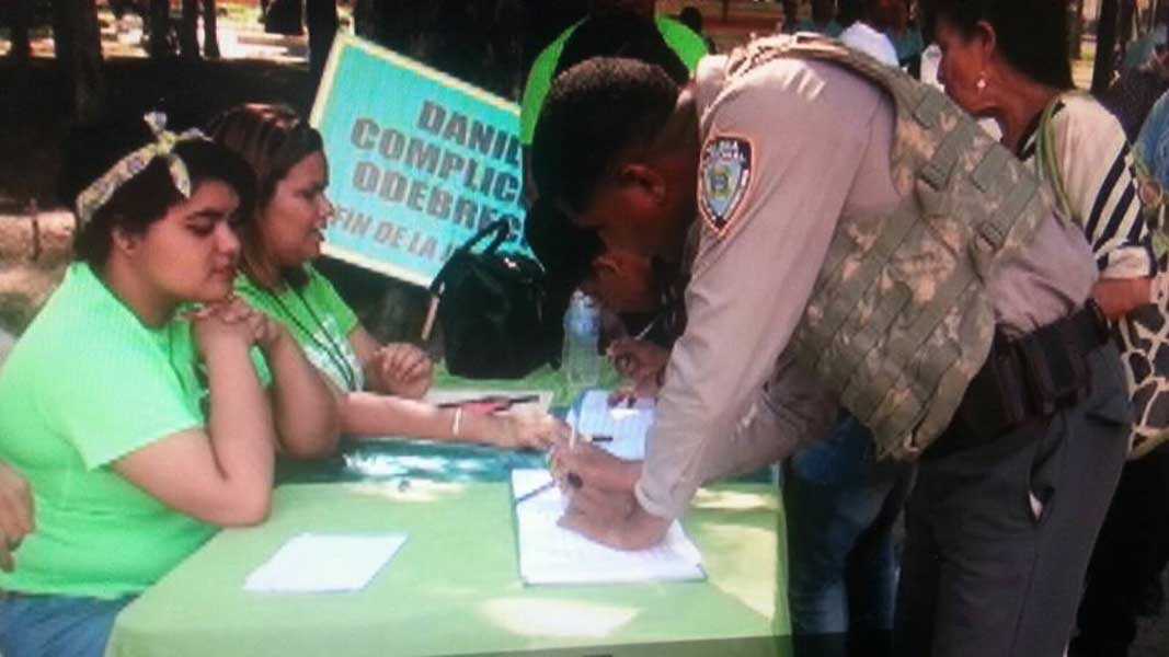 Cancelan sargento PN por firmar libro verde por el fín impunidad