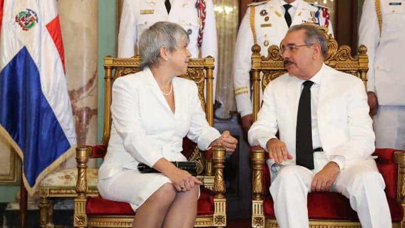 Danilo Medina recibe cartas credenciales de seis nuevos embajadores