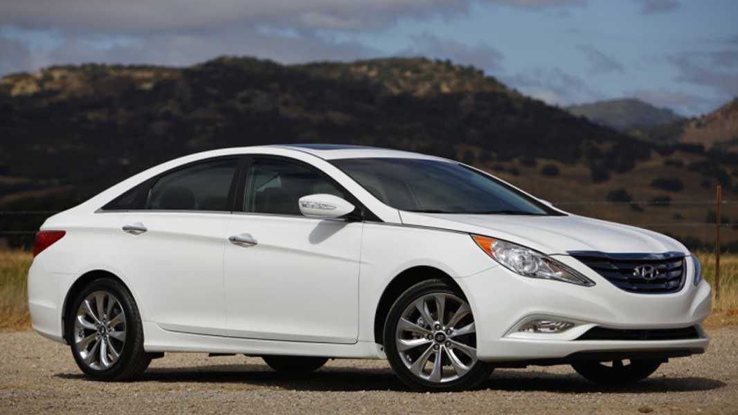 Hyundai llama a revisión vehículos Sonata en EEUU