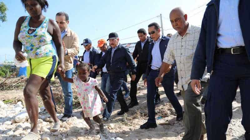 Barahona | Presidente Medina visita zonas afectadas por las lluvias