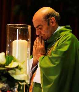 Arzobispado confirma muerte de monseñor Amacio Escapa 