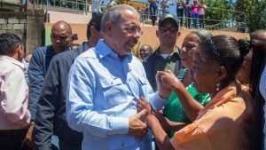 Danilo Medina se reúne con productores de Manuel Bueno, Dajabón