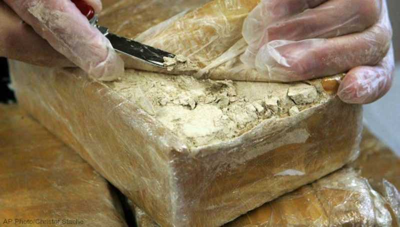 DEA confisca heroína ligada con fentanilo a dominicanos