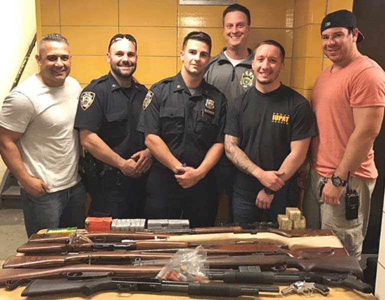 Policía Brooklyn incauta varias armas de guerra a hispano