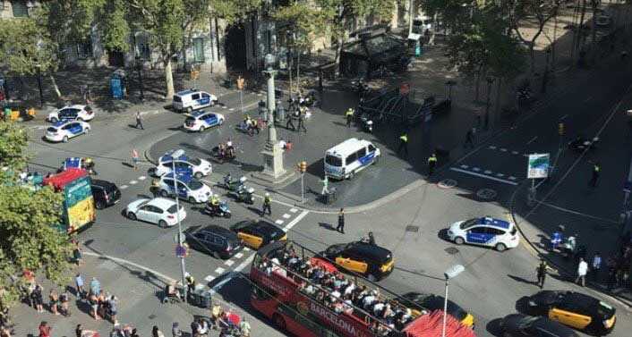Pánico en Barcelona tras atentado dejó al menos 13 muertos