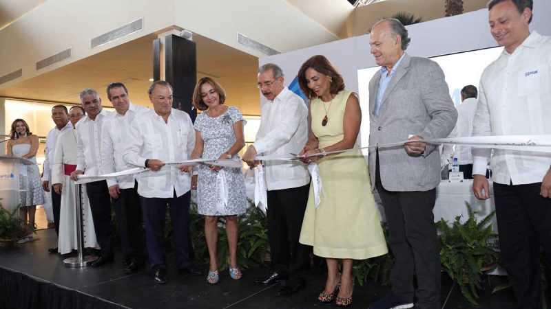 Danilo Medina asiste a inauguración BlueMall Puntacana
