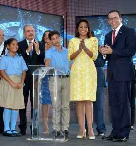 Presidente Medina deja iniciado año escolar 