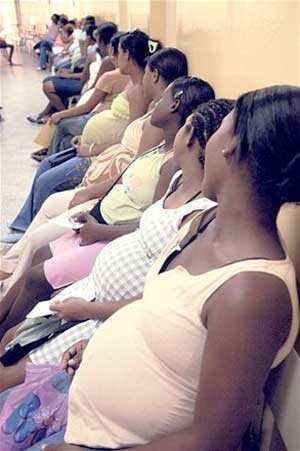 Llevan a hospitales de Santiago 25 haitianas embarazadas