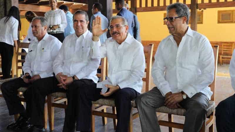 Presidente Medina asiste inauguración hotel Carmen Jarabacoa