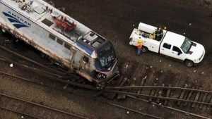 Decenas de heridos al chocar tren de pasajeros en Filadelfia