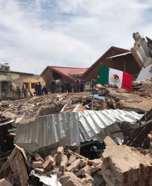 Aumentan a 90 los muertos por sismo en México