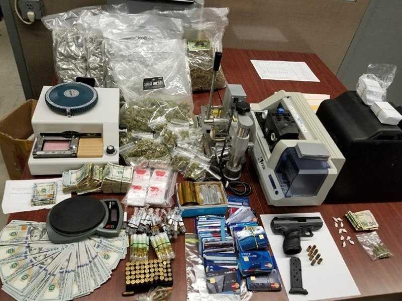 Arrestan 3 personas en Brooklyn con drogas, armas y 15 mil dólares