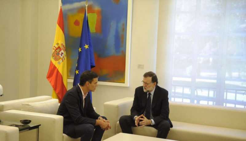 Pedro Sánchez exige a Rajoy que negocie de inmediato con Puigdemont