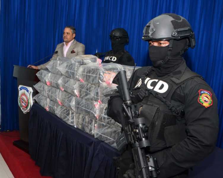 En finca de Hato Mayor incautan 229 paquetes de cocaína