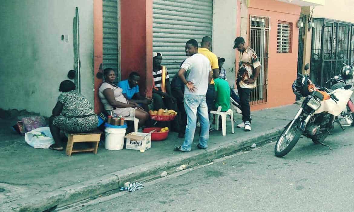 Vendedores haitianos vuelven a las calles de Santiago