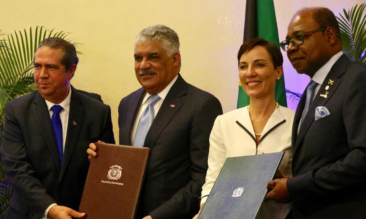 RD y Jamaica firman acuerdo de cooperación de Turismo Multi-destino