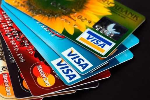Desmantelan fábrica de tarjetas de crédito falsas en Hialeah