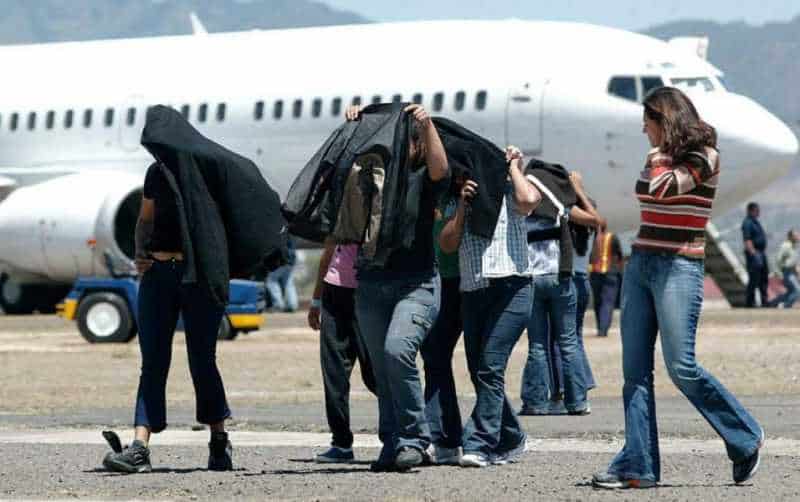 Continúan las deportaciones de dominicanos desde EEUU
