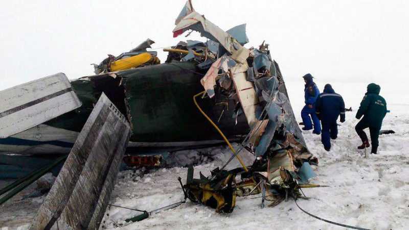 Avión se estrella cerca de Moscú, hay 71 muertos