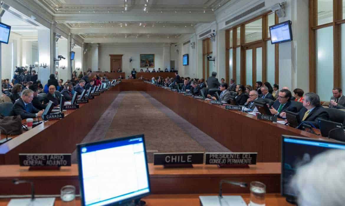 OEA aprueba resolución reconoce embajador designado por Guaidó