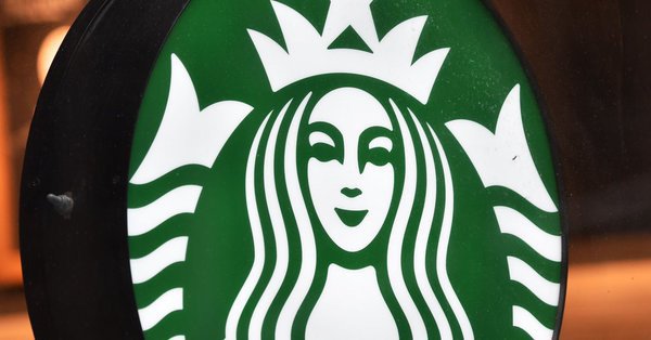 Starbucks cierra ocho mil tiendas en EE.UU. para educar empleados