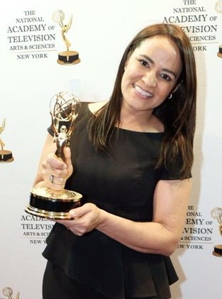 Esperanza Ceballos galardonada en NY con “Premio Emmy”