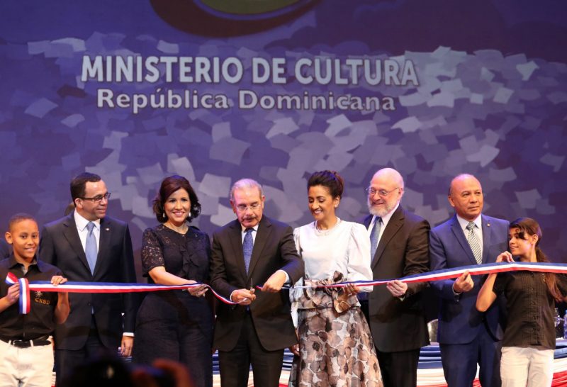 Presidente Medina deja inaugurada Feria Internacional del Libro 2018
