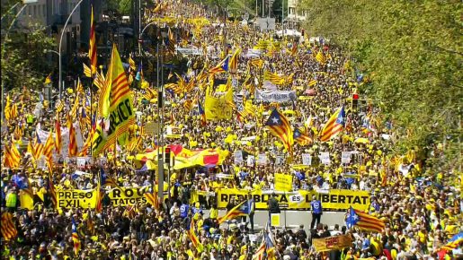Marcha en Barcelona pide la libertad de independentistas catalanes
