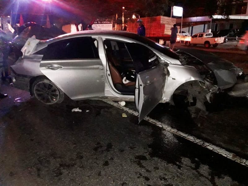 Dos muertos y dos heridos accidente autopista Duarte