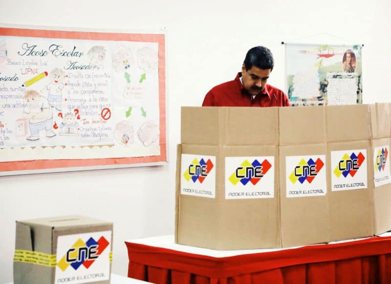 Venezolanos votan en medio de una profunda crisis