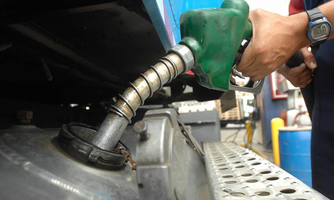 Suben los precios de los combustibles 