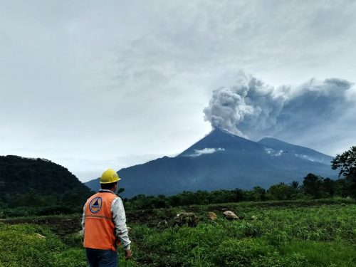 Guatemala: Aumenta a 25 los muertos por Volcán de Fuego 