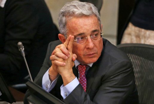 Expresidente Uribe retira renuncia 